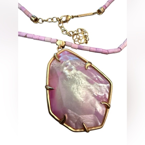 Kendra Scott Beatrix Long Beaded Pendant Necklace Pink Howlite Stone in Gold - Picture 1 of 7